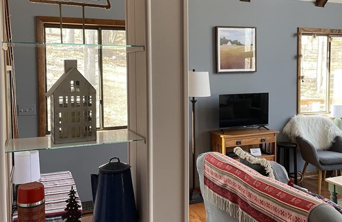 Berkeley Springs Cabina | Into the woods- Check out the newly renovated and restocked kitchen!