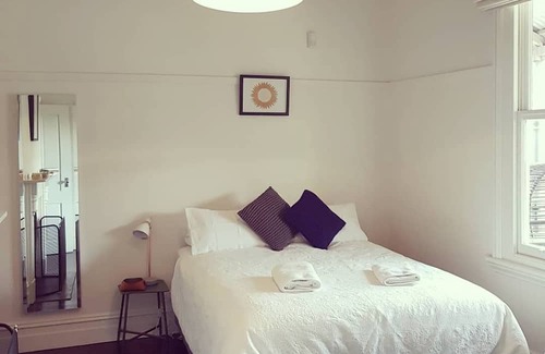 Healesville Casa | Temora House is the Queen of main street & sits high over beautiful Healesville