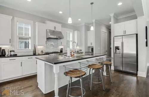 Westside Casa | Beautifully spacious 4 bed/ 4 bath house with game room in the heart of Atlanta!