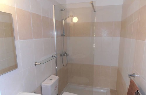Peyia Town Apartamento | Studio Apartment with aircon, WI-FI and large pool