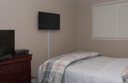Brampton Casa | AWESOME MAIN HOUSE/BASEMENT IS SEPARATE SUITE