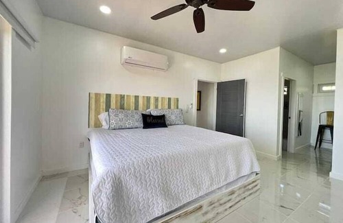 Roatan Casa | Monstemar Blue View @ Henry Jackson, Roatan.