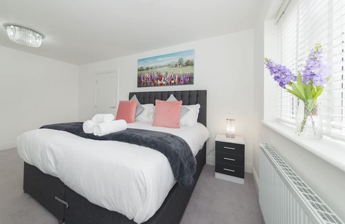 Bracknell Casa | Greenfield's New Modern 4 Bedroom Hurley Home