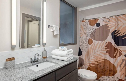Hanover Place Apartamento | ★ King Bed ★ Uptown Theater★