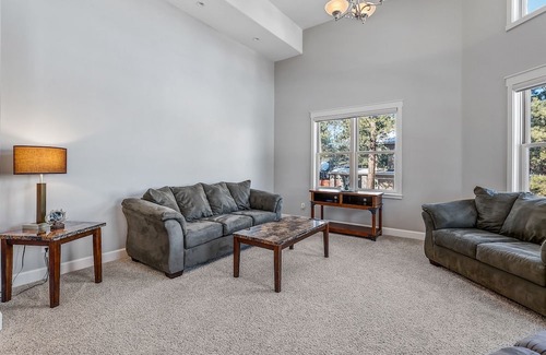 Ponderosa Trails Casa | So GRAND, So MAJESTIC, So EXQUISITE! Highly-Sought After Location! Pool Table!