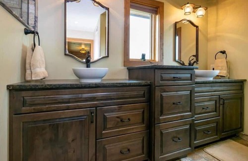 Santa Rita Casa | Tranquil 4-bedroom Glacier View Getaway