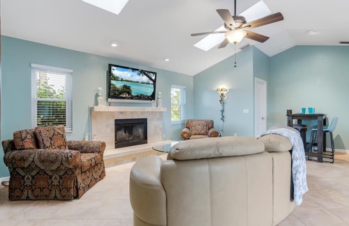 Pebble Beach Casa | Golf, Freshwater Pond, Pool & Huttub - The Happy Bunker- Roelens Vacations