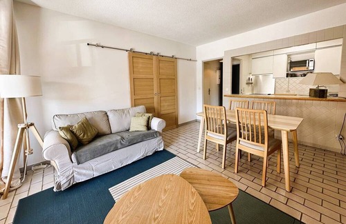 Toulon - Hyeres Apartamento | Apartment for 4 people facing the port - Hyères Port