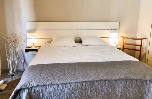Toulon - Hyeres Apartamento | Apartment for 4 people facing the port - Hyères Port