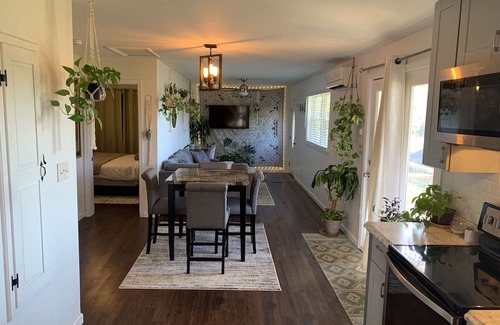 Asheville Casa | Private 2 BR Home w/ Yard & Hot tub. 10 min to Downtown!