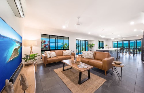 Airlie Beach Casa | Great Location, Breath taking Views, Private Pool