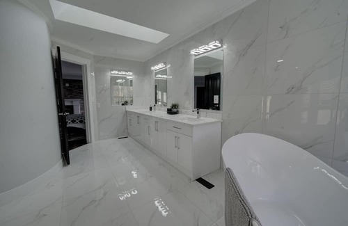 Fleetwood Casa | 6 bdrm home w pool/hot tub/pool table/bar/kareoke