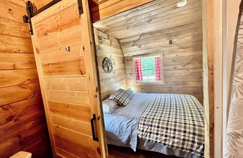 Sevierville Cabina | Wood Cabin in the Smoky Mountains