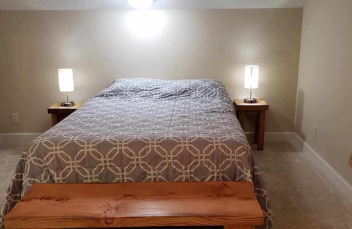 Bainbridge Island Condominio | Walkable Location with Rooftop Deck and Sauna - Cascade
