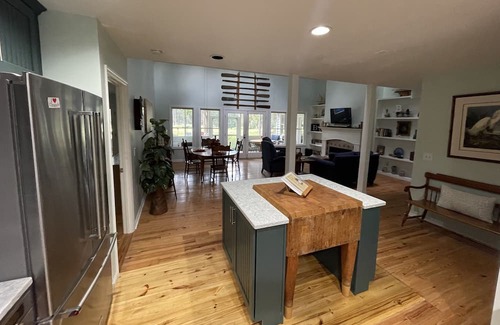 Melrose on the Beach Casa | Single Family Home, Golf Cart Included & Land trans Round Trip! Pool Open!