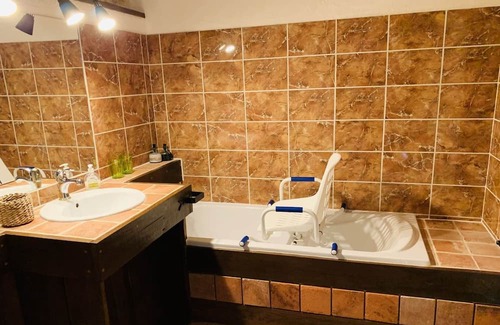 Messey-sur-Grosne Otro | Warriors Room - Adapted to PRM