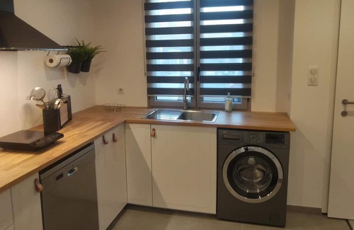 Port District Apartamento | Seaside studio with swimming pool.