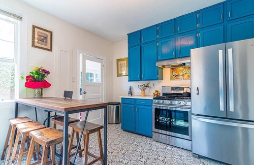 Guerneville Casa | The Caribbean Queen - 2br, 1ba, dtwn + hot tub