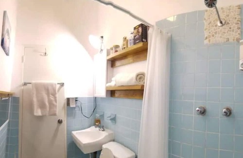 Nazareth Apartamento | Turtle Cove 1 King Bed with Pool. Walk to Red Hook