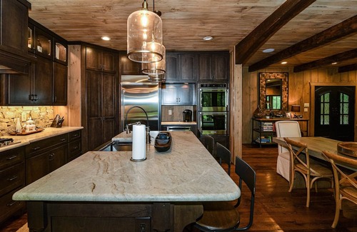 Blue Ridge Casa | Fly Fish, Tube & Relax on The Toccoa River-Aska Adventure- 10 Mins from Dwntn BR