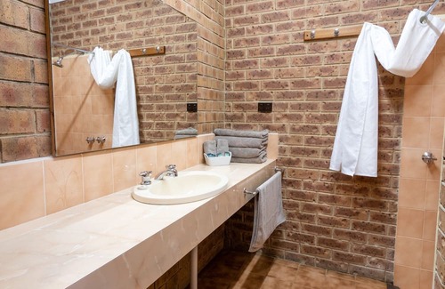 Eildon Casa | Eildon Parkview Motor Inn. Room 2