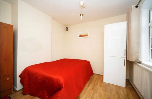 Leyton Cama Y Desayuno | Lovely Double Near the Underground