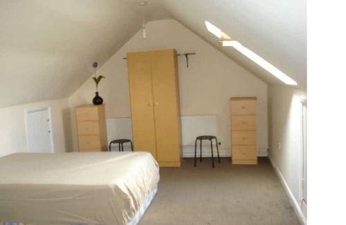 Leyton Cama Y Desayuno | Lovely Double Near the Underground