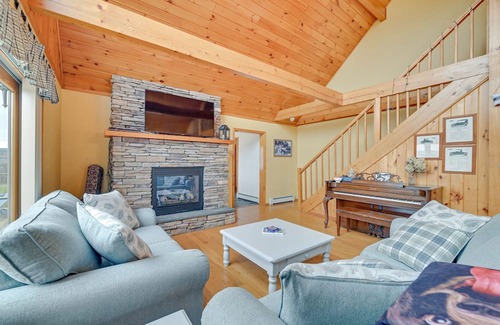 Oak Hill Casa | Charming New York Chalet w/ Hot Tub & Game Room!