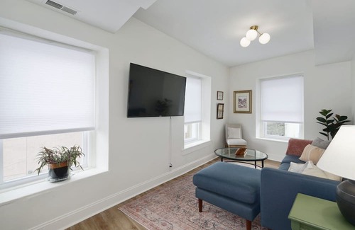 Manayunk Apartamento | Brand New Manayunk Retreat 2BR including parking
