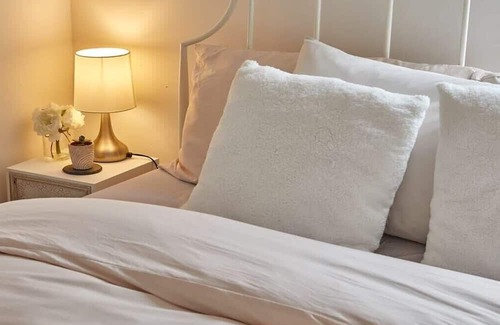 South Charlton Apartamento | Host & Stay | The Burrow