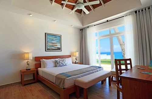 Playa Chiquita Villa | Luxury Oceanfront 3-bedroom Villa No6