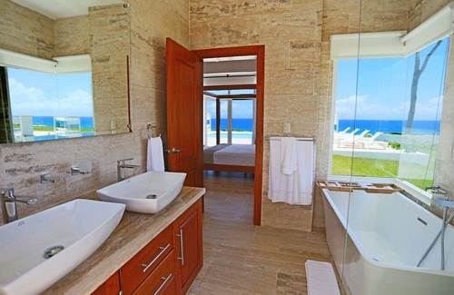 Playa Chiquita Villa | Luxury Oceanfront 3-bedroom Villa No6