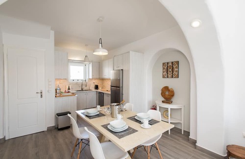 Paraga Villa | TIIFANYS VILLAS - PRIVATE Villa & Private Pool with Sea View