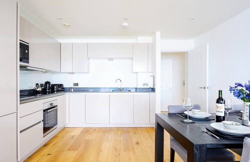 Lusty Glaze Apartamento | 32 ONE Lusty Glaze - Apartment with breath taking sea and coastal views, lift, car parking