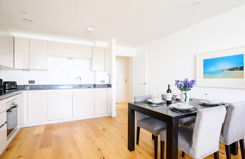 Lusty Glaze Apartamento | 32 ONE Lusty Glaze - Apartment with breath taking sea and coastal views, lift, car parking
