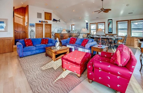 Hatteras Casa | Vista deslumbrante frente al mar! Ascensor, piscina, jacuzzi, sala de juegos, que admite perros, y más
