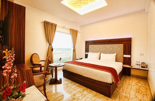 KK Nagar Casa | Convenient Rooms with Lake view Stay/Madurai