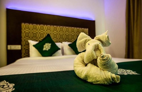 KK Nagar Casa | Convenient Rooms with Lake view Stay/Madurai