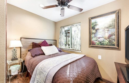 Foresthill Casa | Forest Cottage Large Group Retreat 27beds Sleeps 45