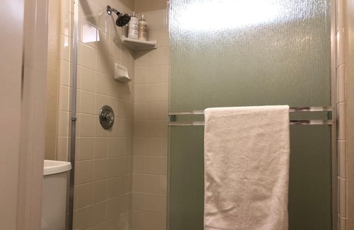 Pleasant Grove Casa | ¡1700 pies cuadrados de asombro! 3HAB, 2BA + Garaje ~ Listado de cambios mensuales
