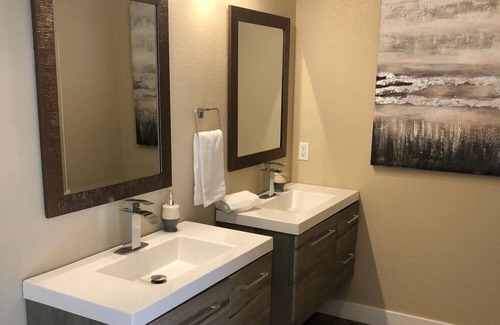 Pleasant Grove Casa | ¡1700 pies cuadrados de asombro! 3HAB, 2BA + Garaje ~ Listado de cambios mensuales