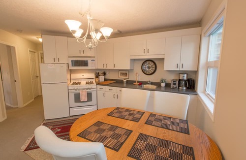 James Bay Apartamento | Menzies Manor #4 Two BR Suite-Historic, Charming James Bay, Steps to the Ocean
