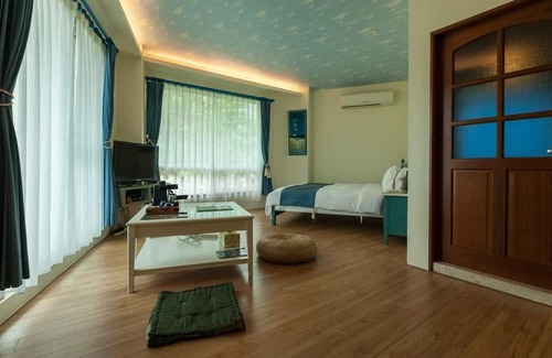 Shoufeng Cama Y Desayuno | Tree Lake B&B