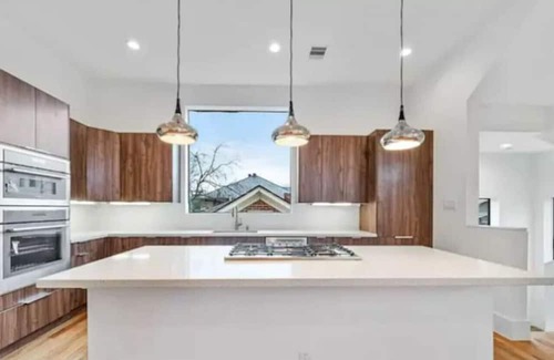 Neartown Casa | Two 4-Story Homes|Near Downtown|8 BDRMS|For Groups