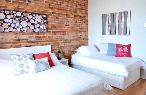Plateau Mont Royal Apartamento | Sunny Top Floor - Huge Terrace - 4 bedrooms + 3 bathrooms - WiFi + parking*!