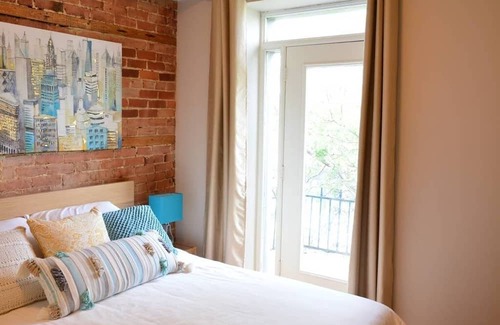 Plateau Mont Royal Apartamento | Sunny Top Floor - Huge Terrace - 4 bedrooms + 3 bathrooms - WiFi + parking*!