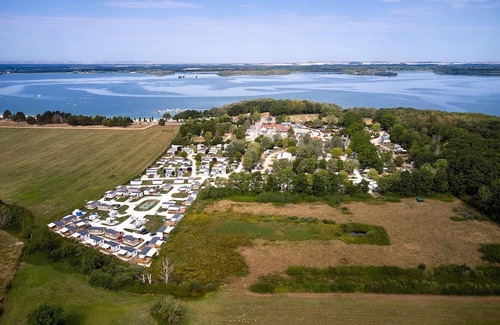 Mesnil-Saint-Pere Cabina | Acogedor camping familiar en la región de Champaña, a 200 metros de un lago
