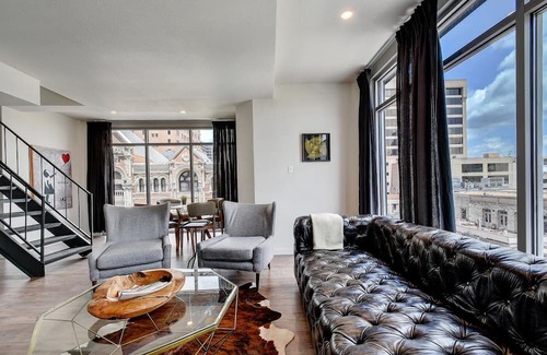 Downtown Austin Apartamento | The Littlefields by Lodgewell, Corner Loft Trio of Balconies