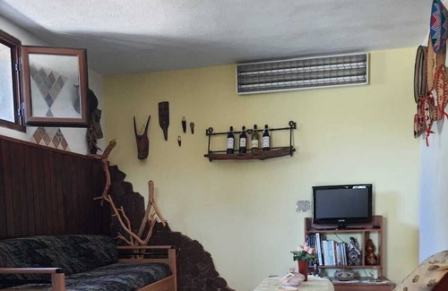 Soleminis Casa | Beautiful house with large garden.