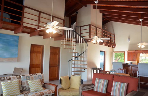 The Bight Apartamento | Spectacular ocean views, centrally located, and just off Grace Bay Beach